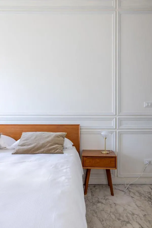 White Suite In Rome
